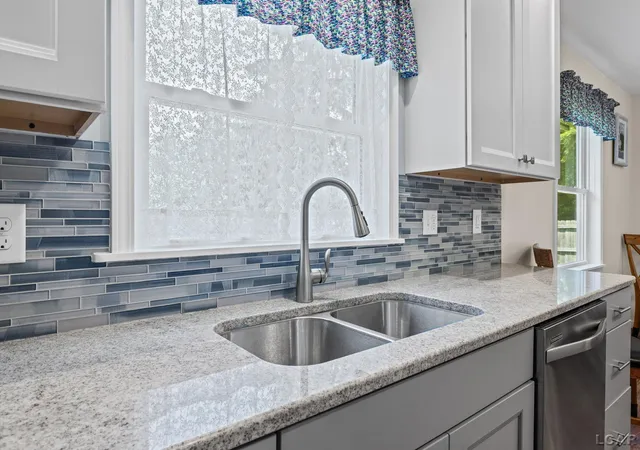 Photo 4 of Single family home for sale at 224 Kingsberry Ct, Blissfield, MI 49228 | MLS# 56050209869 | Listing updated on 2026-06-06