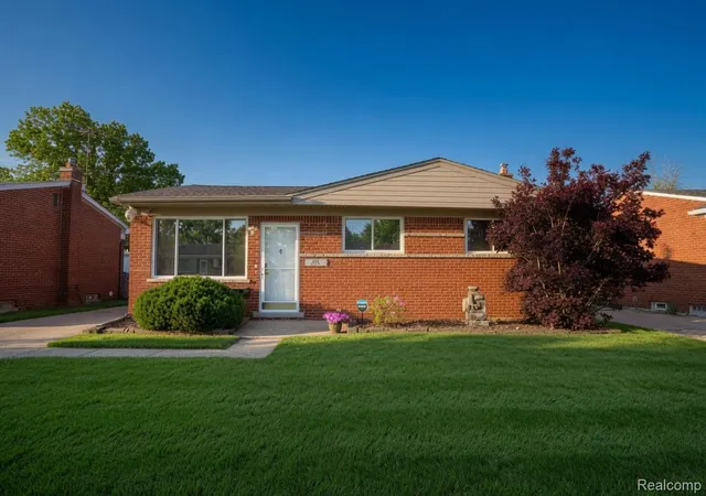 Photo 1 of Sale Pending at 18584 Blue Is Ct, Roseville, MI 48066 | MLS# 20261040592 | Listing updated on 2026-06-04