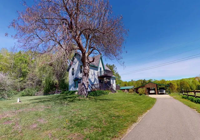 5th image of 8807 Rogers Rd, East Jordan, MI 49727 | MLS# 78080069122