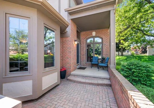 Listing Photo 2 - Condo for sale in building located at 54661 Bellingham Dr, Shelby Township, MI 48316