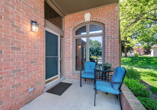 Listing Photo 3 - Condo for sale in building located at 54661 Bellingham Dr, Shelby Township, MI 48316
