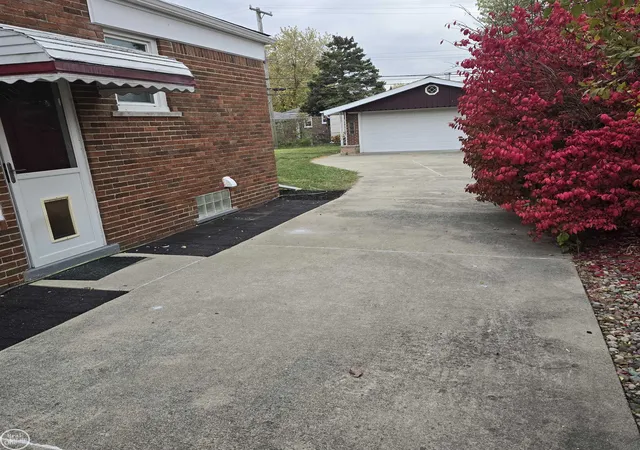 3rd image of 16084 Hauss Ave, Eastpointe City Macomb, MI 48021 | MLS# 58050209882