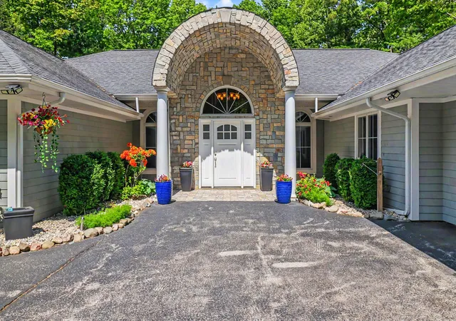 3rd image of 5389 Ridge Rd, Pentwater, MI 49449 | MLS# 67026026496