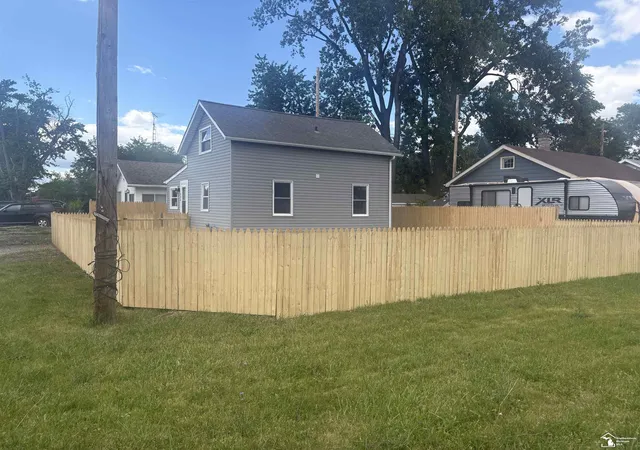 Homes for sale in Monroe City Monroe, MI | 604 W 10th St, Monroe City Monroe, MI 48161 | MLS# 57050209892