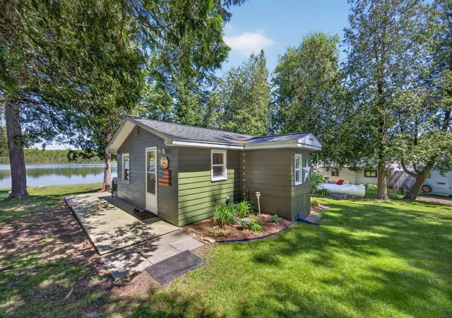 4th image of 9267 Lake Dr, Reed City, MI 49677 | MLS# 72026026505
