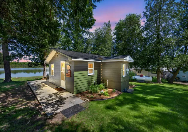 5th image of 9267 Lake Dr, Reed City, MI 49677 | MLS# 72026026505