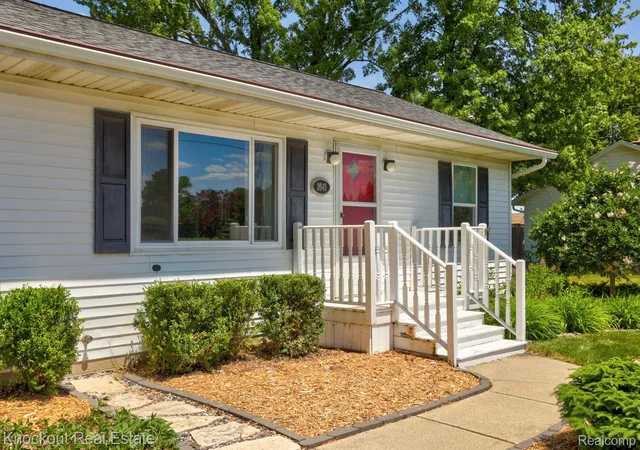 Photo 3 of Single family home for sale at 9941 Lange Rd, Birch Run, MI 48415 | MLS# 20261040627 | Listing updated on 2026-09-16