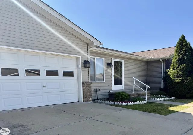 Homes for sale in Marine City City St Clair, MI | 251 Huron Ln St, Marine City City St Clair, MI 48039 | MLS# 58050209894