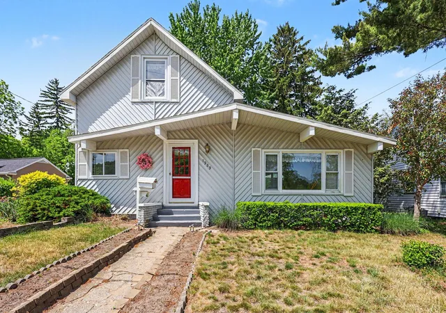 Photo 1 of Single family home for sale at 1989 Addison St, Muskegon City Muskegon, MI 49441 | MLS# 71026026512 | Listing updated on 2026-06-18