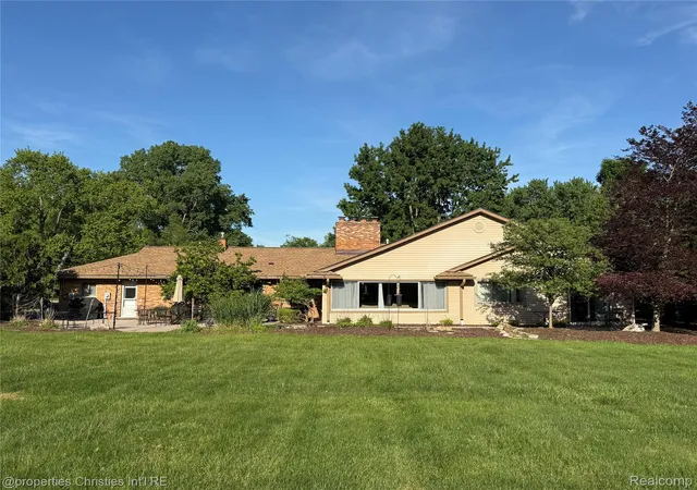 5th image of 1640 Orchard Ln, Bloomfield Hills, MI 48301 | MLS# 20261040641