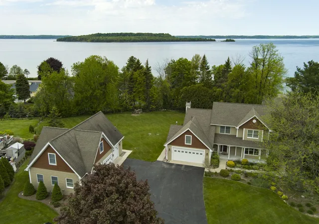 Photo 1 of Single family home for sale at 1453 Braemar Dr, Traverse City, MI 49686 | MLS# 78080069132 | Listing updated on 2026-06-10
