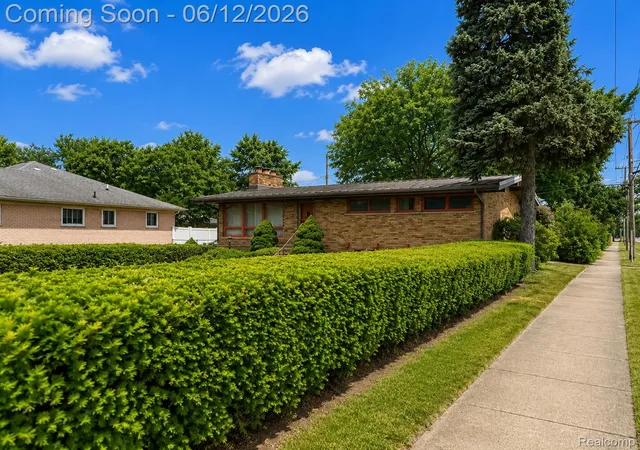 Photo 4 of Single family home for sale at 25887 Curie Ave, Warren, MI 48091 | MLS# 20261040660 | Listing updated on 2026-09-13