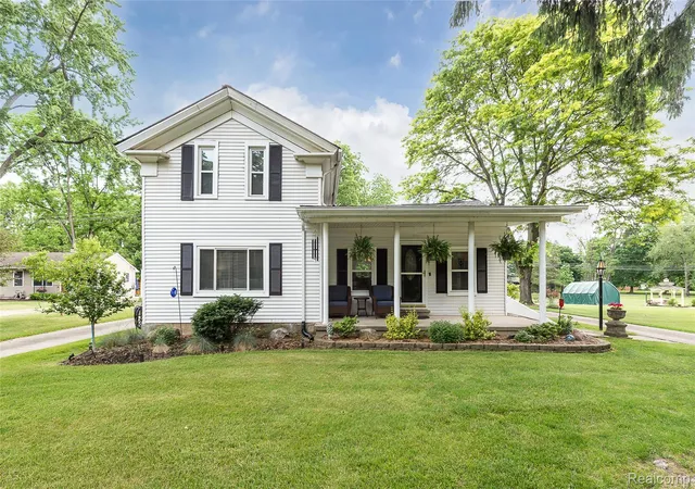 Photo 1 of Single family home for sale at 9137 Maltby Rd, Brighton, MI 48116 | MLS# 20261040664 | Listing updated on 2026-06-19