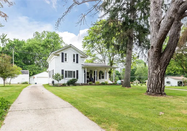 Photo 2 of Single family home for sale at 9137 Maltby Rd, Brighton, MI 48116 | MLS# 20261040664 | Listing updated on 2026-06-19