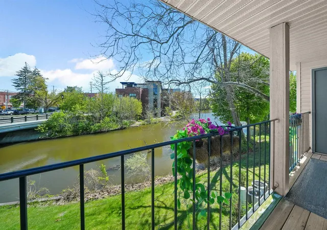 Photo 3 of Condo for sale at 525 Riverine Dr, Traverse City, MI 49684 | MLS# 78080069133 | Listing updated on 2026-06-13