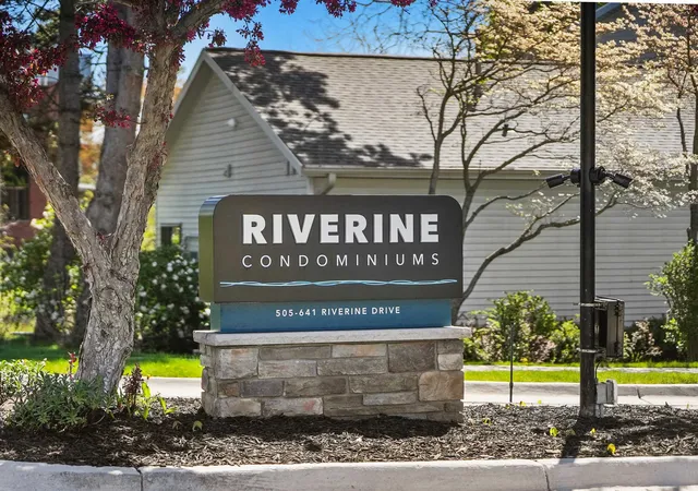 Listing Photo 5 - Condo for sale in building located at 525 Riverine Dr, Traverse City, MI 49684