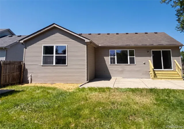 Homes for sale in Clinton Charter Township Macomb, MI | 42724 N Walnut St, Clinton Charter Township Macomb, MI 48036 | MLS# 20261040668