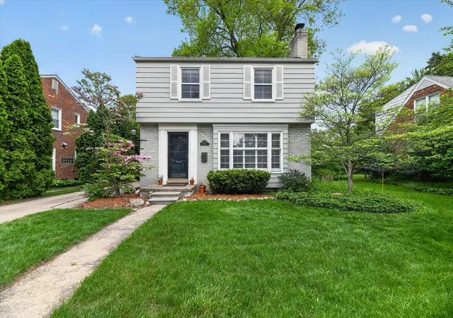 1st image of 32388 Arlington Dr, Beverly Hills, MI 48025 | MLS# 81026026535