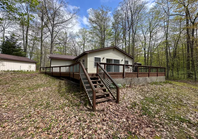 5th image of 2081 Deer Lake Rd, Harrison, MI 48625 | MLS# 72026026539