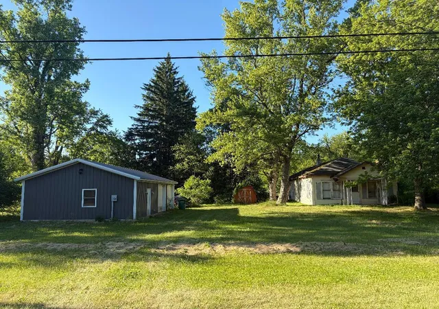 Photo 1 of Single family home for sale at 203 Stateline Rd, Niles, MI 49120 | MLS# 69026026546 | Listing updated on 2026-09-11