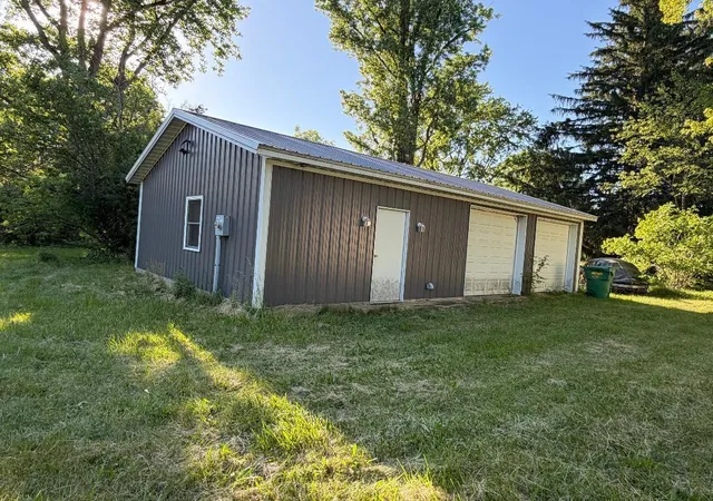 Photo 3 of Single family home for sale at 203 Stateline Rd, Niles, MI 49120 | MLS# 69026026546 | Listing updated on 2026-09-11