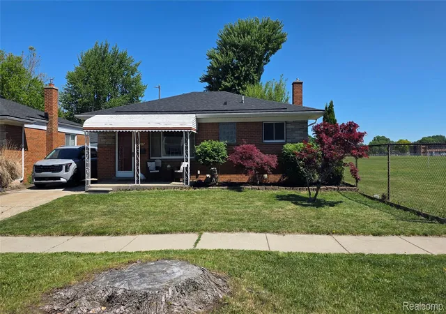 Photo 1 of Sale Pending at 16017 Chestnut St, Roseville, MI 48066 | MLS# 20261040713 | Listing updated on 2026-06-13