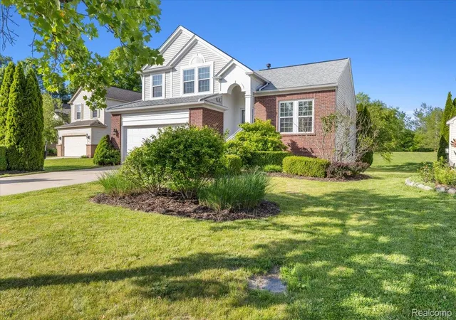 Photo 1 of Sale Pending at 989 Callaway Ct, Howell, MI 48843 | MLS# 20261040724 | Listing updated on 2026-06-10