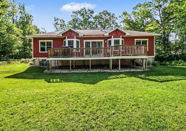 Photo 3 of Single family home for sale at 1791 Glenwood Rd, Ludington, MI 49431 | MLS# 67026026558 | Listing updated on 2026-06-07