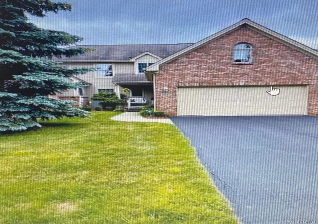 Homes for sale in Grand Blanc Charter Township Genesee, MI | 8095 Woodstone Ct, Grand Blanc Charter Township Genesee, MI 48439 | MLS# 20261040758