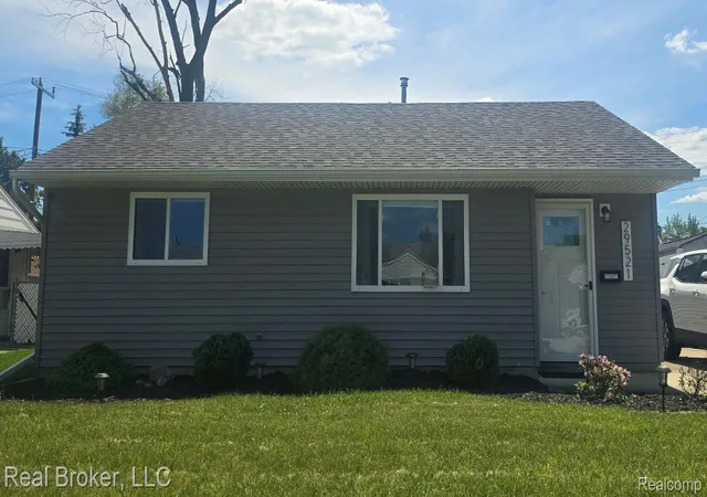 Homes for sale in Garden City City Wayne, MI | 29521 Florence St, Garden City City Wayne, MI 48135 | MLS# 20261040775