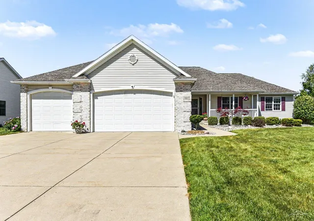 2nd image of 3807 Wild Pine Dr, Saginaw, MI 48603 | MLS# 61050209936