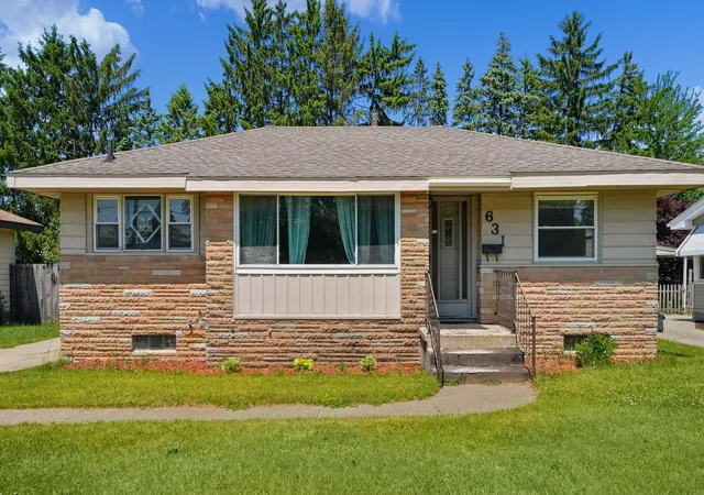 Photo 3 of Single family home for sale at 631 Oakcrest St Sw, Wyoming, MI 49509 | MLS# 65026026583 | Listing updated on 2026-06-20