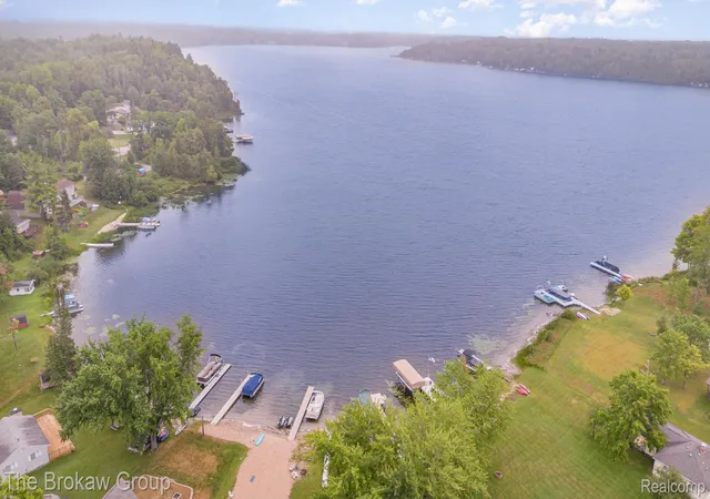 Photo 3 of Single family home for sale at 4448 Loon Lake Rd, Hale, MI 48739 | MLS# 20261040815 | Listing updated on 2026-09-09