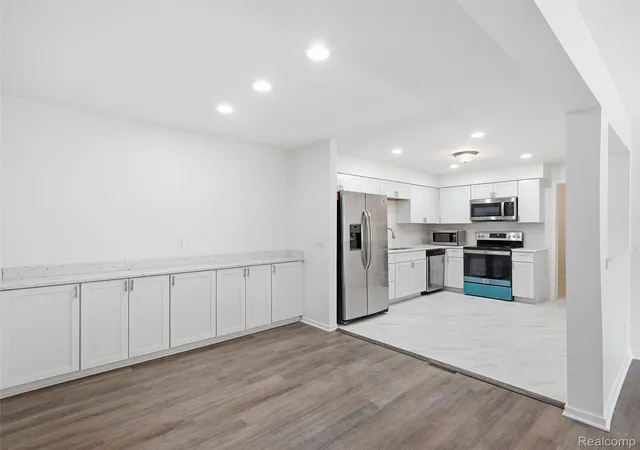 Photo 4 of Condo for sale at 7058 Elmhurst #1, West Bloomfield, MI 48322 | MLS# 20261040821 | Listing updated on 2026-09-15