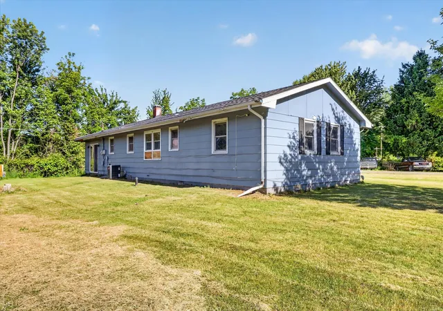 5th image of 974 Emerson Ave, Benton Harbor, MI 49022 | MLS# 69026026610