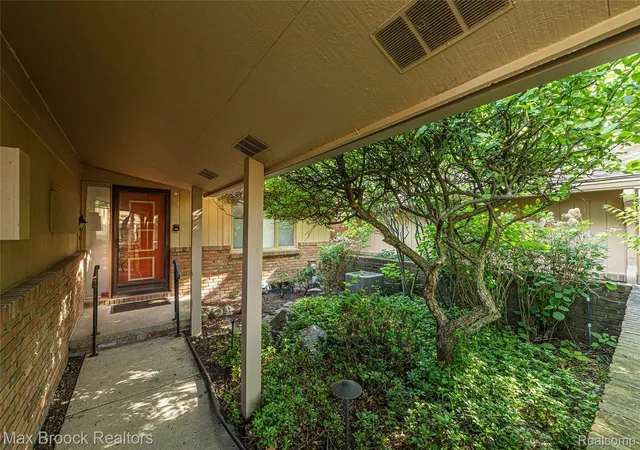 Photo 2 of Condo for sale at 3685 Quail Holw Dr, Bloomfield Hills, MI 48302 | MLS# 20261040828 | Listing updated on 2026-09-13