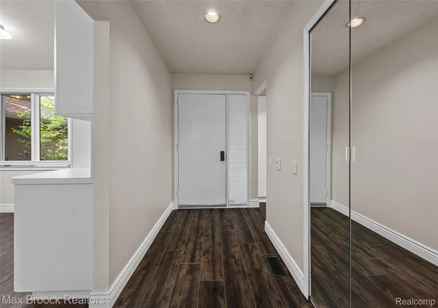 Photo 3 of Condo for sale at 3685 Quail Holw Dr, Bloomfield Hills, MI 48302 | MLS# 20261040828 | Listing updated on 2026-09-13