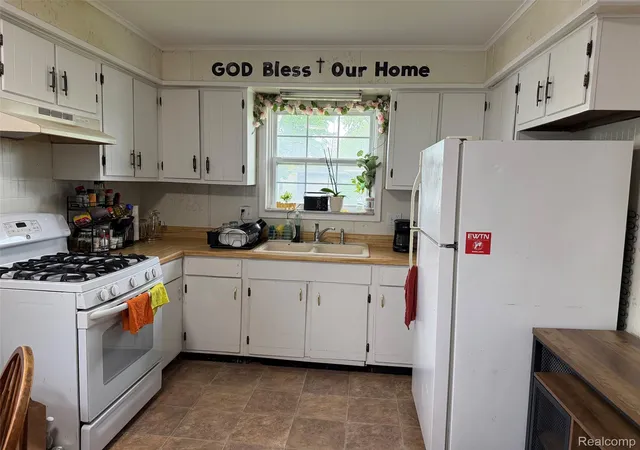 Photo 2 of Single family home for sale at 714 Lowell St, Marine City, MI 48039 | MLS# 20261040829 | Listing updated on 2026-06-05