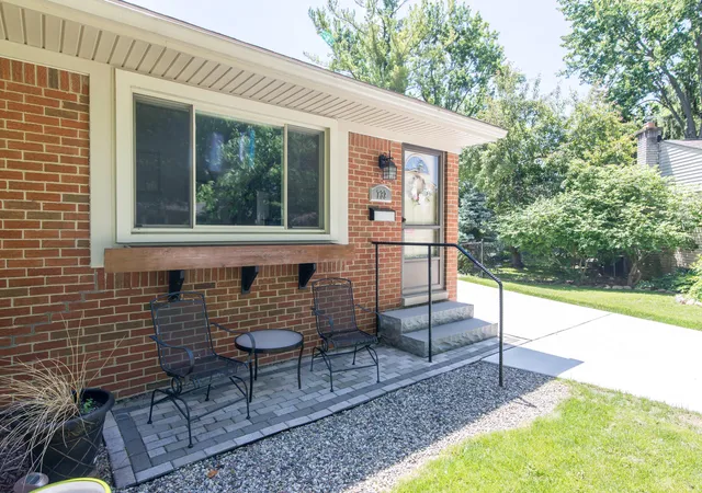 Photo 3 of Single family home for sale at 732 Calder Ct, Saline, MI 48176 | MLS# 81026026619 | Listing updated on 2026-06-06