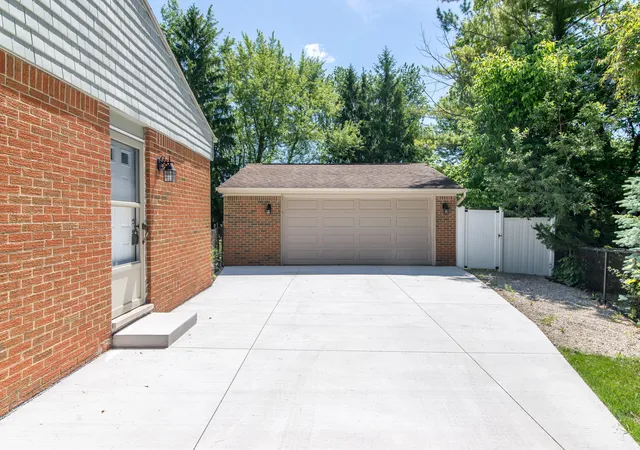 Photo 3 of Single family home for sale at 732 Calder Ct, Saline, MI 48176 | MLS# 81026026619 | Listing updated on 2026-06-06