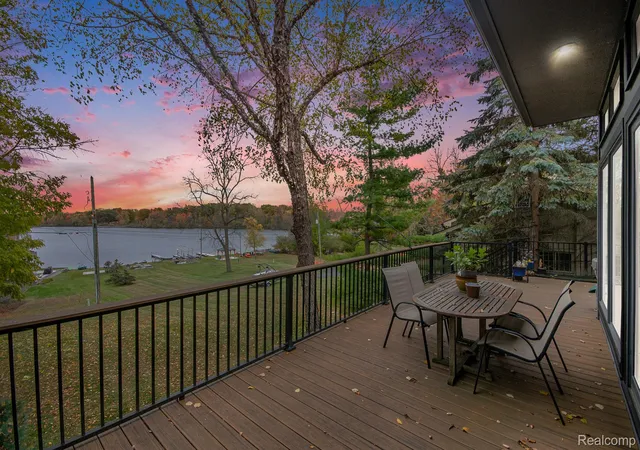 Photo 3 of Mansion for sale at 2501 Doleman Dr, West Bloomfield, MI 48324 | MLS# 20261040840 | Listing updated on 2026-09-18