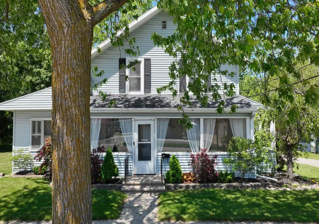 Homes for sale in Ithaca City Gratiot, MI | 115 E Emerson St, Ithaca City Gratiot, MI 48847 | MLS# 81026026625