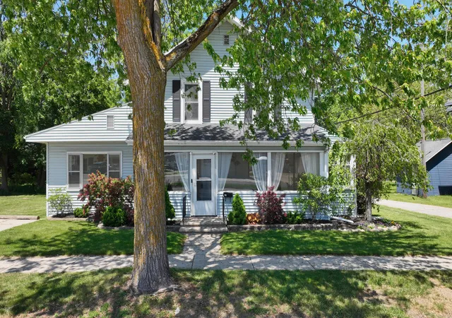Homes for sale in Ithaca City Gratiot, MI | 115 E Emerson St, Ithaca City Gratiot, MI 48847 | MLS# 81026026625