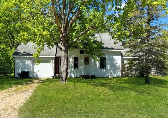 Photo 3 of Single family home for sale at 613 Waldo St, Cadillac, MI 49601 | MLS# 78080069156 | Listing updated on 2026-06-06
