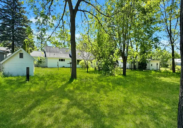 Photo 3 of Single family home for sale at 613 Waldo St, Cadillac, MI 49601 | MLS# 78080069156 | Listing updated on 2026-06-06