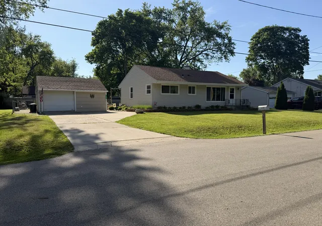 Photo 1 of Single family home for sale at 3456 Acacia Blvd, Jackson, MI 49203 | MLS# 55026026654 | Listing updated on 2026-09-11