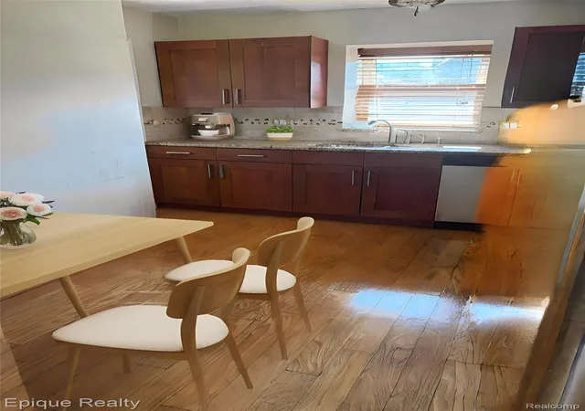 3rd image of 27840 Berrywood Ln #14, Farmington Hills, MI 48334 | MLS# 20261040904