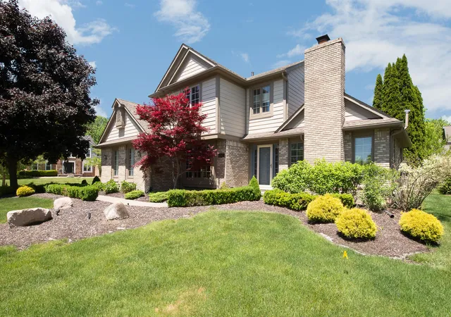 Photo 3 of Single family home for sale at 45432 White Pines Dr, Novi, MI 48374 | MLS# 81026026658 | Listing updated on 2026-06-16