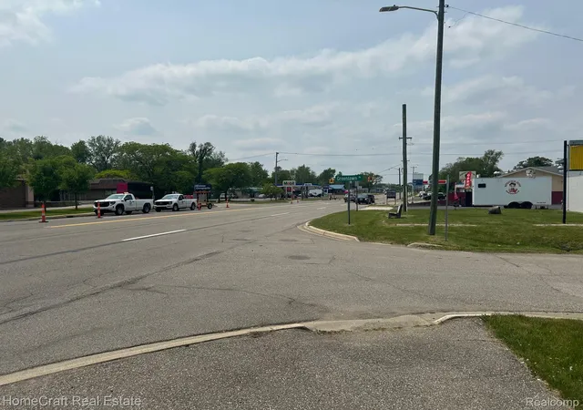 9th image of 490 Greenlawn St, Ypsilanti, MI 48198 | MLS# 20261040911