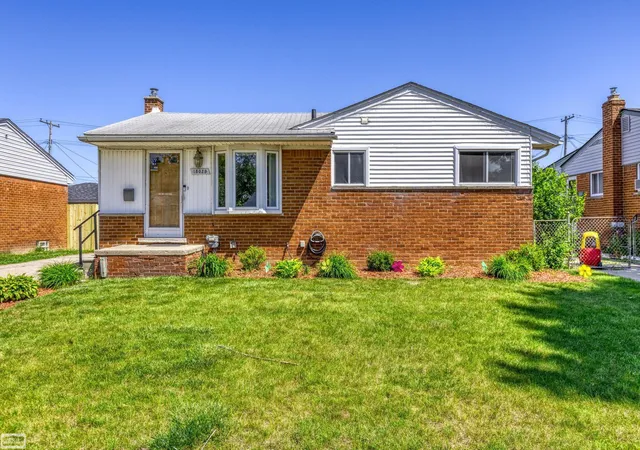 Photo 1 of Single family home for sale at 18029 Rainbow St, Fraser, MI 48026 | MLS# 58050209966 | Listing updated on 2026-06-05